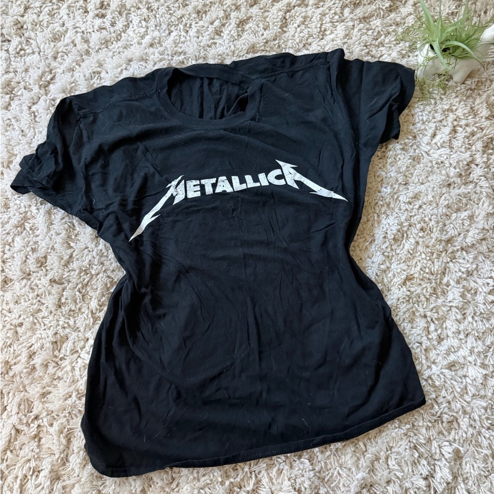 Women's Black Metallica rock band vintage, super cute Graphic Tee